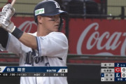 西武・佐藤龍世、手首の痛みで途中交代