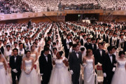 【画像】統一教会の合同結婚式とかいうイベントｗｗｗｗｗｗ