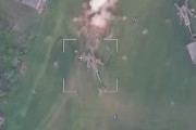ウクライナ軍のM777榴弾砲部隊をロシア軍が攻撃…ドローンで爆撃！