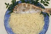 【ド迫力麺】うどんの上に鯛を乗せた『鯛麺』がこれwwwwwwww（画像あり）