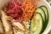 【久々のコメだ！ 】よくわからんご飯食べる