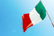 イタリア政府「ピークに達した」国民「やったー！終わったー！」→ 商店街が人でごった返す