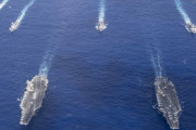 南シナ海で米海軍空母2隻が大規模な軍事演習、中国軍も事実上の対抗軍事演習を実施！