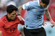 【朗報】韓国兄さん、ウルグアイ相手に善戦。引き分けで終える