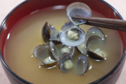 「しじみ汁の身を食べたら驚かれた…」　食べる派・食べない派で意見が分かれる食べ物