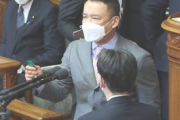 【れいわ・山本代表】予算案採決、壇上から抗議　自民は懲罰動議検討  [クロ★]