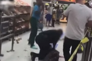【バイト中の警官がぁ！】マスク未着用の女性を…警官が投げつけ波紋広がる