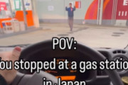 韓国人「日本のガソリンスタンドの接客が親切すぎてビビる」