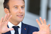 【朗報】フランス大統領、ワンピース作者からの絵のプレゼントに歓喜ｗｗｗ