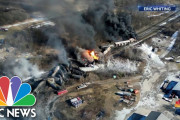 米オハイオ州で化学物質を載せた120両の列車が脱線事故で大爆発して有毒物質が蔓延中