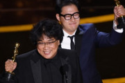 【アカデミー賞】ポン・ジュノ監督「国を代表してシナリオを書いているわけではない。ですが、これは韓国にとって初めてのオスカーです」