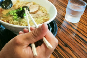 【悲報】ラーメン屋、残した学生に一発芸を強要して炎上ｗｗｗｗｗ