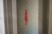 中国で女性トイレの利用時間を激減させた画期的アイディアがこちらです