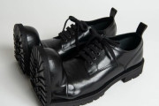コムデギャルソンの新作靴、時代の2歩先を行く