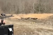 破片が顔面直撃。的にした電子レンジに逆襲された射撃の動画。