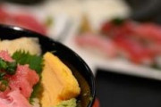 【悲報】インバウン丼（6980円）と海鮮丼（690円）の違いがこちらｗｗｗｗｗｗｗｗｗｗ