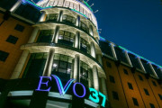 毎日演者来店で話題になったEVO37宮崎さん、今では並び25人で寂しい状況らしい