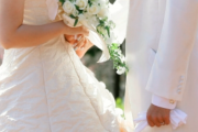 友人「養鶏農家の息子と結婚するから結婚式に出て欲しい」→その直後に鳥インフル事件が…