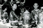 「ヤクザは夫婦で入れ墨を彫ってたらしい…」外国人が選んだ歴史を感じる写真が話題