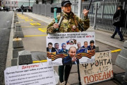 ロシア政府「なんと！一万人の国民が兵士に志願してくれました！」