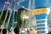 【動画】中国の遊園地で回転ブランコが倒壊してしまう事故。