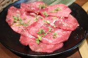 なんJ民「1人焼き肉は余裕！1人映画館も余裕！1人回転寿司も余裕！」