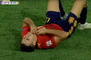◆悲報◆スペイン代表DFレギロン、ウクライナ戦で左足首負傷で悶絶…即ドレッシングルームへ