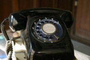 海外「かつて固定電話の加入権は高額だった」昔は普通だったけど今だったら驚かれるであろう日本のあれこれに対する海外の反応