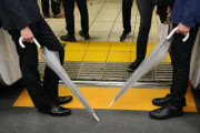 【悲報】電車のドア横キープマン、邪魔すぎて炎上wwww