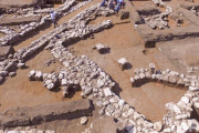 【考古学】イスラエルで5000年前（青銅器時代）の古代都市の遺跡から石器や墓地いけにえの痕跡を発掘