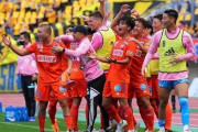 【速報】アルビレックス新潟、J1昇格が決定！仙台に3-0快勝し自動昇格圏2位以上が確定　6年ぶりJ1復帰　J2第40節（関連まとめ）