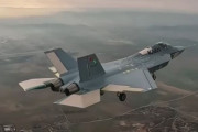 トルコ独自開発のステルス戦闘機「KAAN」が初飛行に成功…世界最高峰の第5世代機！
