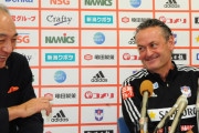 ◆Jリーグ◆円満退団アピールの新潟アルベルト監督、来季就任するFC東京へ新潟の本間至恩と高木善朗を引き抜きへ！