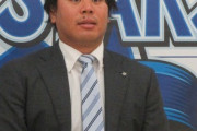 DeNA濵口、９００万円減の年俸５４００万円でサイン