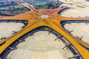 【画像】ここで日本が蹴ったザハ設計の北京大興国際空港をご覧下さい！やはり凄すぎた。日本…