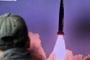 北朝鮮、ミサイル多様化図る　小型の新型ＳＬＢＭか