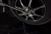車がパンクしたから直したいけどボルトが緩まない助けて