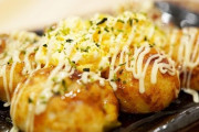 タコ(たこ焼きくらいにしか使われません、外国人は食いません)←こいつがイカと同格に扱われる理由