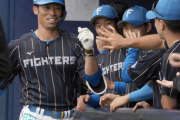 日ハム江越「三振しません、守備が堅いです、足も速いです、バントも一発で決めます」←誰だよ
