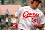 嶋重宣(26歳) .337 32本塁打 84打点 OPS.949 ←これ