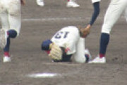 【画像】 最後にフルカウントで勝負に行った八戸の富井君、サヨナラ負けで泣き崩れる・・ 視聴者も涙