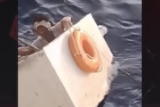 冷凍庫で大西洋を11日間漂流し救助された漁師の映像。その後逮捕。