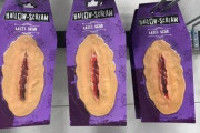 【イギリス】ハロウィン用仮装グッズがとある物に見えるか見えないかで話題に