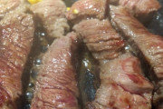 ステーキって自分で焼いた方が同じ値段で倍の量食べられるじゃん