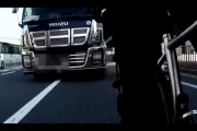 【悲報】自転車乗り、ただ車道左側を走ってるだけでトラックに煽り倒される