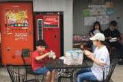 レトロ自販機７０台を設置している新名所、「昭和の思い出」が人気