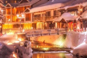 外国人「雪の降る日本の温泉街、絵なのか写真なのかも分からないよ…」