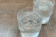 【悲報】水が飲めない子供が激増中、今ではクラスで2、3人は水が飲めないらしい