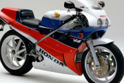 ホンダが「VFR750R（RC30）」のリフレッシュプランを発表、部品の再生産と販売もスタート