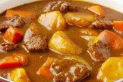 J( 'ｰ`)し「今夜はカレーよ」彡(^)(^)｢！｣ﾄﾞﾀﾄﾞﾀ(階段を駆け下りる音)